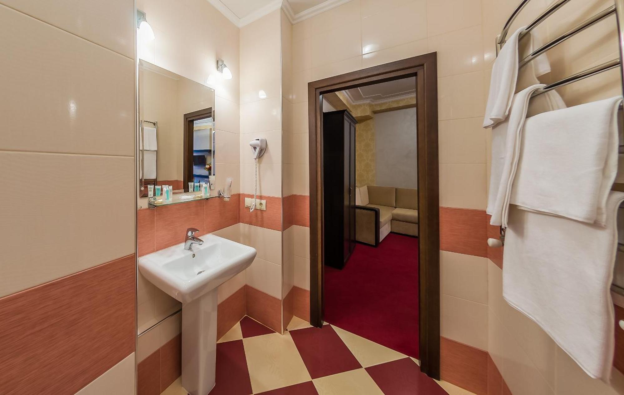 Franz Hotel&Restaurant Ivano-Frankivsk Habitación foto